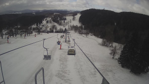 Snow park Paprsek - Lanovka - pohled dolů - 28.3.2023 v 09:25