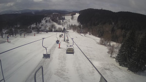 Snow park Paprsek - Lanovka - pohled dolů - 28.3.2023 v 09:40
