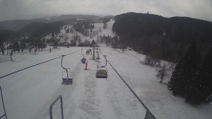 Snow park Paprsek - Lanovka - pohled dolů - 28.3.2023 v 10:15