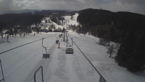 Snow park Paprsek - Lanovka - pohled dolů - 28.3.2023 v 10:25