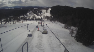 Snow park Paprsek - Lanovka - pohled dolů - 28.3.2023 v 10:35