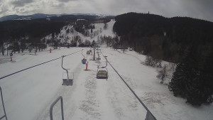 Snow park Paprsek - Lanovka - pohled dolů - 28.3.2023 v 10:50