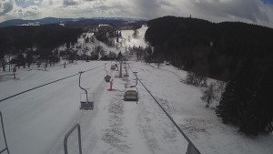 Snow park Paprsek - Lanovka - pohled dolů - 28.3.2023 v 11:25