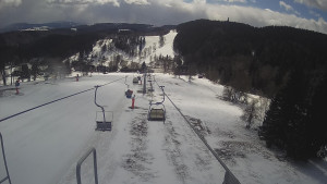 Snow park Paprsek - Lanovka - pohled dolů - 28.3.2023 v 13:30