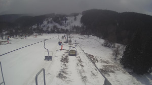 Snow park Paprsek - Lanovka - pohled dolů - 28.3.2023 v 14:15