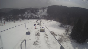 Snow park Paprsek - Lanovka - pohled dolů - 28.3.2023 v 15:15