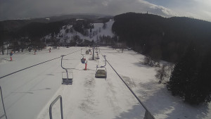 Snow park Paprsek - Lanovka - pohled dolů - 28.3.2023 v 16:50