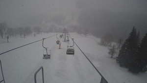 Snow park Paprsek - Lanovka - pohled dolů - 28.3.2023 v 17:20