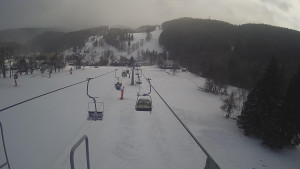 Snow park Paprsek - Lanovka - pohled dolů - 28.3.2023 v 17:30