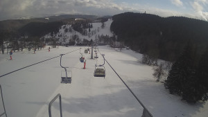 Snow park Paprsek - Lanovka - pohled dolů - 28.3.2023 v 17:40