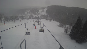 Snow park Paprsek - Lanovka - pohled dolů - 28.3.2023 v 18:15