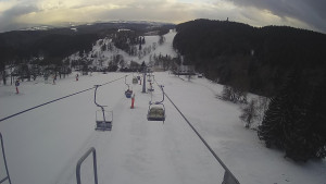 Snow park Paprsek - Lanovka - pohled dolů - 28.3.2023 v 18:30