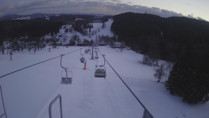 Snow park Paprsek - Lanovka - pohled dolů - 28.3.2023 v 19:30