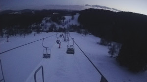 Snow park Paprsek - Lanovka - pohled dolů - 28.3.2023 v 19:50