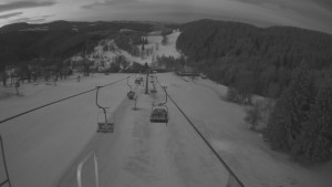 Snow park Paprsek - Lanovka - pohled dolů - 29.3.2023 v 06:05