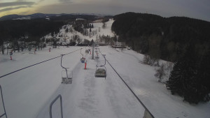 Snow park Paprsek - Lanovka - pohled dolů - 29.3.2023 v 06:15