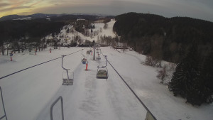 Snow park Paprsek - Lanovka - pohled dolů - 29.3.2023 v 06:25
