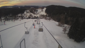 Snow park Paprsek - Lanovka - pohled dolů - 29.3.2023 v 06:30