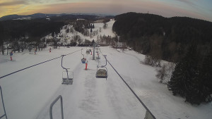 Snow park Paprsek - Lanovka - pohled dolů - 29.3.2023 v 06:35