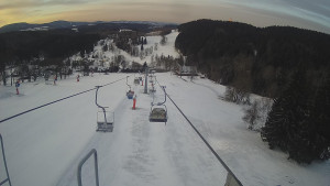 Snow park Paprsek - Lanovka - pohled dolů - 29.3.2023 v 06:45
