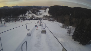 Snow park Paprsek - Lanovka - pohled dolů - 29.3.2023 v 06:50