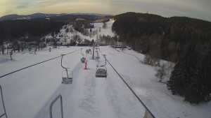 Snow park Paprsek - Lanovka - pohled dolů - 29.3.2023 v 07:05