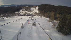 Snow park Paprsek - Lanovka - pohled dolů - 29.3.2023 v 07:45