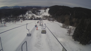 Snow park Paprsek - Lanovka - pohled dolů - 29.3.2023 v 08:15