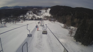 Snow park Paprsek - Lanovka - pohled dolů - 29.3.2023 v 08:25