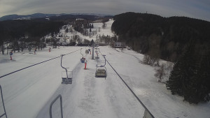Snow park Paprsek - Lanovka - pohled dolů - 29.3.2023 v 08:30