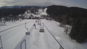 Snow park Paprsek - Lanovka - pohled dolů - 29.3.2023 v 08:35