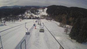 Snow park Paprsek - Lanovka - pohled dolů - 29.3.2023 v 08:45