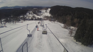 Snow park Paprsek - Lanovka - pohled dolů - 29.3.2023 v 08:55