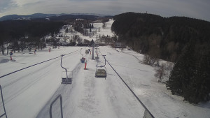 Snow park Paprsek - Lanovka - pohled dolů - 29.3.2023 v 09:05