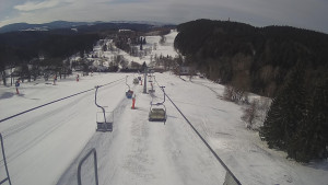 Snow park Paprsek - Lanovka - pohled dolů - 29.3.2023 v 09:10