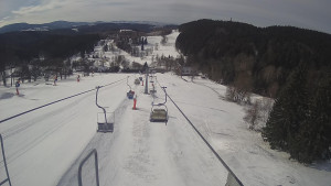 Snow park Paprsek - Lanovka - pohled dolů - 29.3.2023 v 09:15