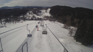 Snow park Paprsek - Lanovka - pohled dolů - 29.3.2023 v 09:20