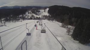 Snow park Paprsek - Lanovka - pohled dolů - 29.3.2023 v 09:30