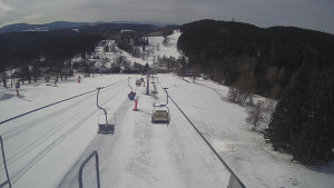 Snow park Paprsek - Lanovka - pohled dolů - 29.3.2023 v 09:45
