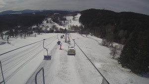 Snow park Paprsek - Lanovka - pohled dolů - 29.3.2023 v 09:50