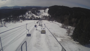 Snow park Paprsek - Lanovka - pohled dolů - 29.3.2023 v 10:15