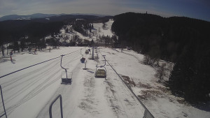 Snow park Paprsek - Lanovka - pohled dolů - 29.3.2023 v 11:00