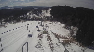 Snow park Paprsek - Lanovka - pohled dolů - 29.3.2023 v 11:50