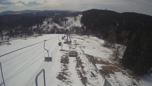 Snow park Paprsek - Lanovka - pohled dolů - 29.3.2023 v 12:05