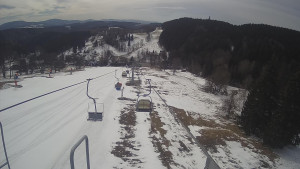 Snow park Paprsek - Lanovka - pohled dolů - 29.3.2023 v 12:15