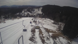 Snow park Paprsek - Lanovka - pohled dolů - 29.3.2023 v 12:25