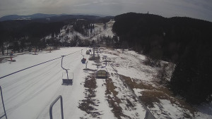Snow park Paprsek - Lanovka - pohled dolů - 29.3.2023 v 12:30