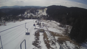 Snow park Paprsek - Lanovka - pohled dolů - 29.3.2023 v 12:50