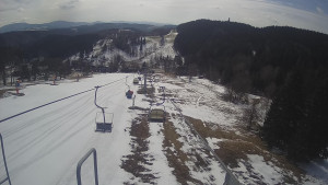Snow park Paprsek - Lanovka - pohled dolů - 29.3.2023 v 12:55