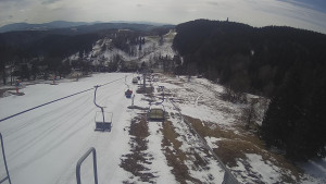 Snow park Paprsek - Lanovka - pohled dolů - 29.3.2023 v 13:00